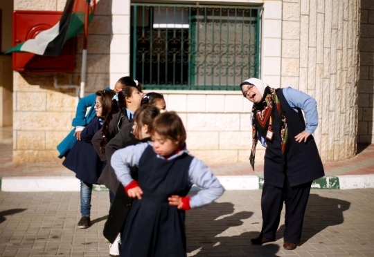 Kisah Hiba Al-Sharfa, penderita down syndrome jadi guru di Palestina