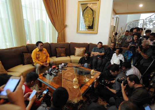 Oesman Sapta resmi gantikan Wiranto pimpin Partai Hanura