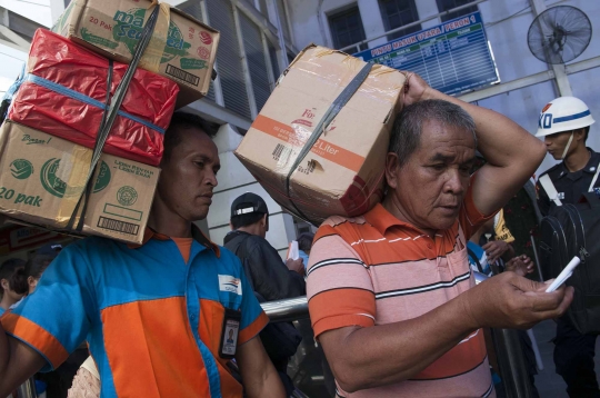 Jelang Natal, Stasiun Pasar Senen mulai dipadati pemudik