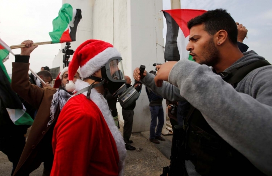 Sinterklas tolak keras pembangunan tembok Israel di tanah Palestina