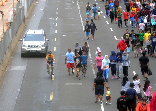 Car Free Day ditiadakan, warga tetap olahraga di Sudirman-Thamrin