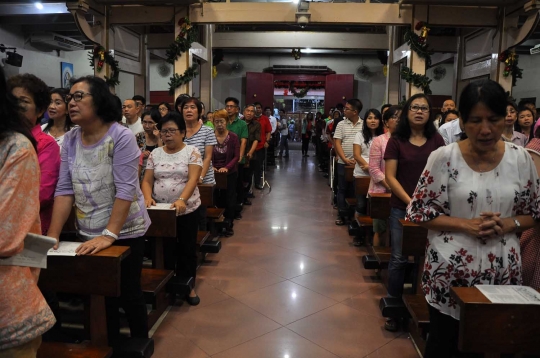 Kekhusyukan malam Misa Natal di Gereja Santa Maria de Fatima