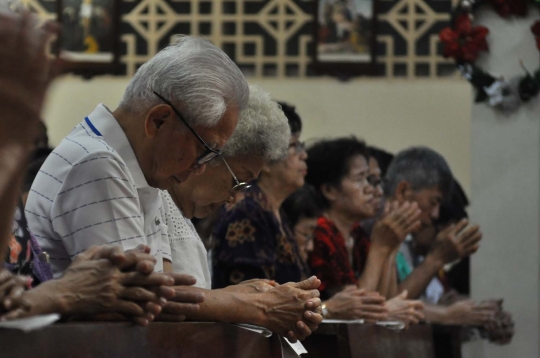 Kekhusyukan malam Misa Natal di Gereja Santa Maria de Fatima