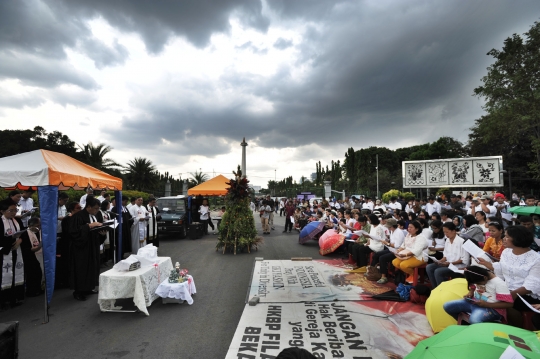 Jemaat GKI Yasmin dan HKBP Filadelfia gelar Misa di depan Istana