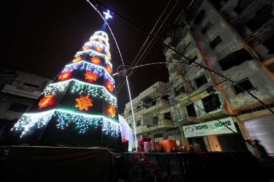 Meratapi warga Suriah rayakan Natal di tengah reruntuhan