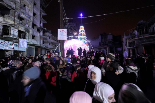 Meratapi warga Suriah rayakan Natal di tengah reruntuhan