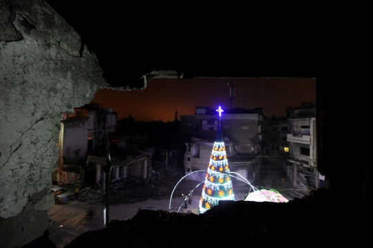 Meratapi warga Suriah rayakan Natal di tengah reruntuhan