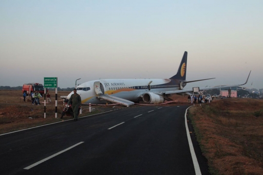 Lepas landas, Jet Airways tergelincir di India