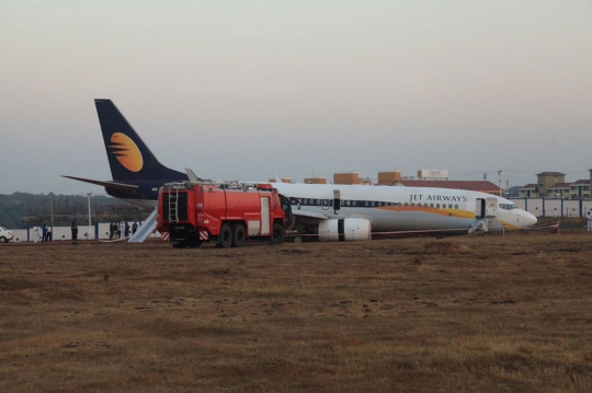 Lepas landas, Jet Airways tergelincir di India