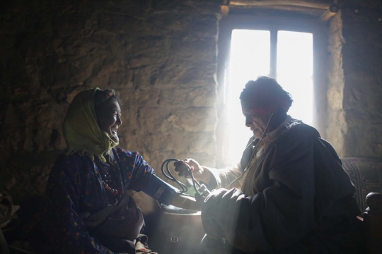 Kisah heroik dokter sukarela di desa terpencil Tibet