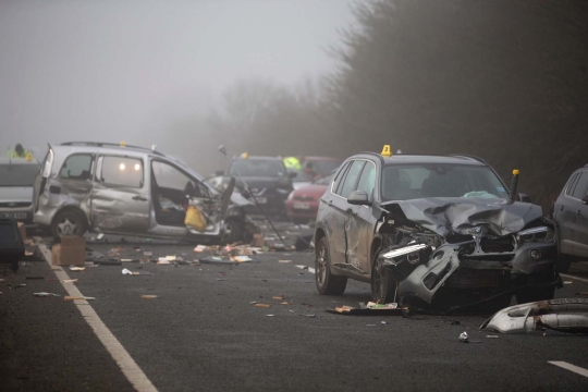 Puluhan mobil di London tabrakan gara-gara kabut tebal