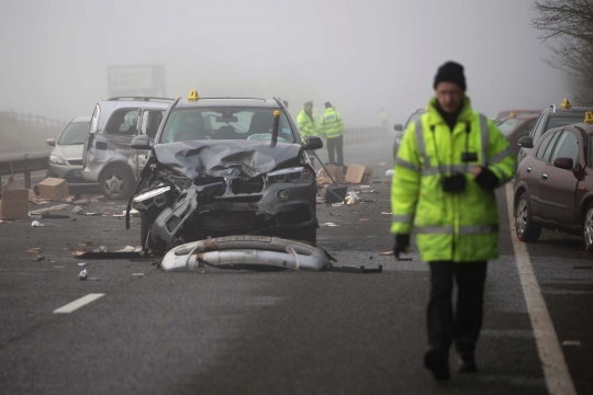 Puluhan mobil di London tabrakan gara-gara kabut tebal