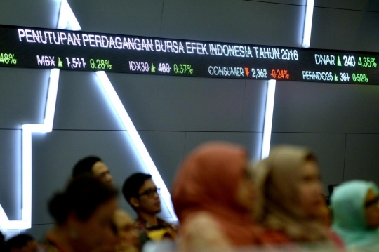 Penutupan perdagangan bursa saham 2016 ditandai tabuhan genderang