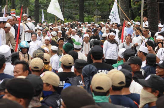 Saat massa pro dan kontra ricuh mengawal Sidang Ahok