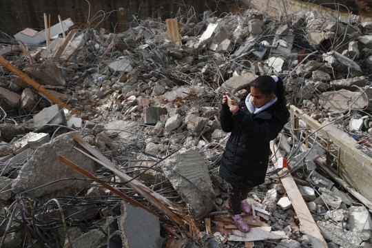 Meratapi warga Palestina rumahnya dibuldoser Israel
