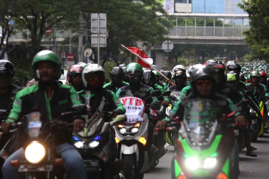 Aksi ribuan driver GrabBike demo tolak harga promo