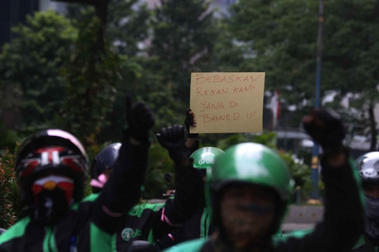 Aksi ribuan driver GrabBike demo tolak harga promo