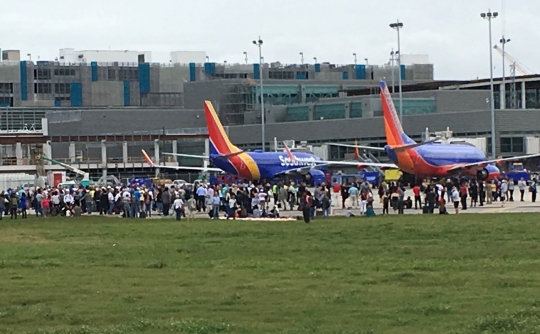 Suasana mencekam saat penembakan brutal di bandara Florida