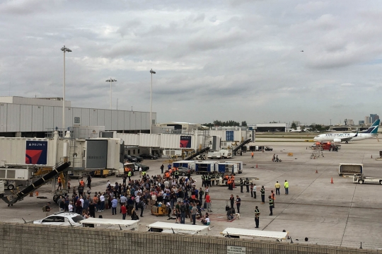 Suasana mencekam saat penembakan brutal di bandara Florida