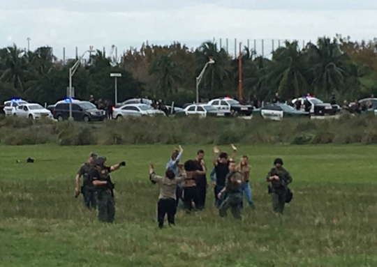 Suasana mencekam saat penembakan brutal di bandara Florida