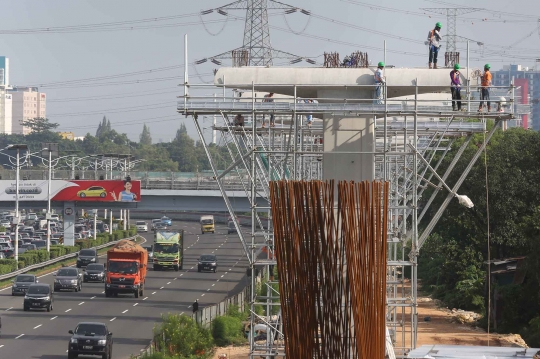 Pembangunan proyek LRT Cibubur-Cawang terus dikebut