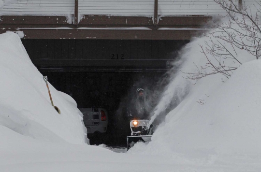 Parahnya salju di Nevada kubur rumah warga