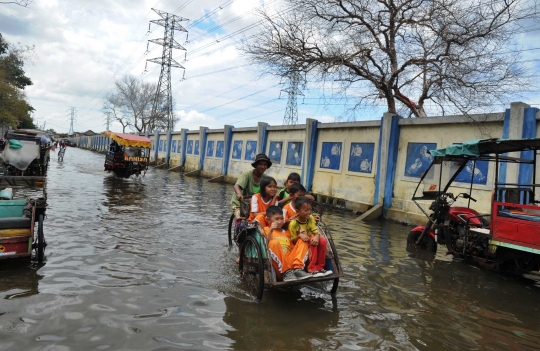 Wajah Muara Angke 3 hari terendam banjir rob