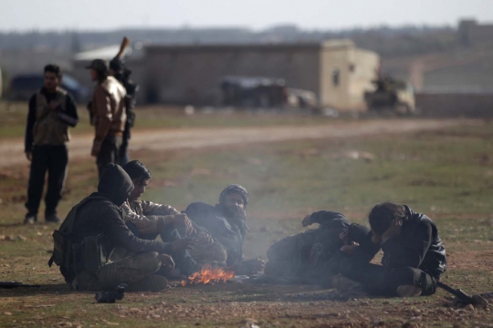Potret kelelahan pemberontak Suriah saat perangi ISIS