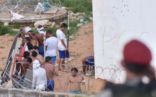 Suasana mencekam rusuh susulan di penjara Brasil