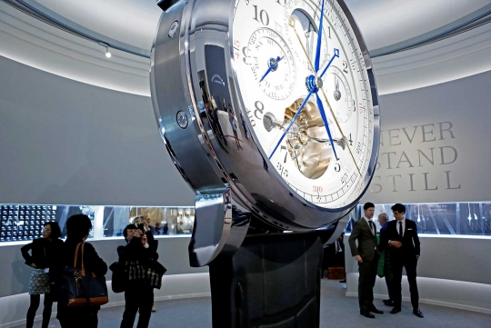 Mengunjungi pusat pameran jam tangan termahal dunia di Swiss