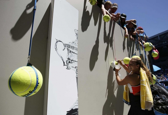 Kegilaan fans berebut tanda tangan bintang tenis dunia di Australia
