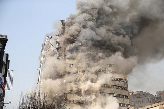 Kebakaran robohkan gedung di Iran, 30 petugas damkar tewas
