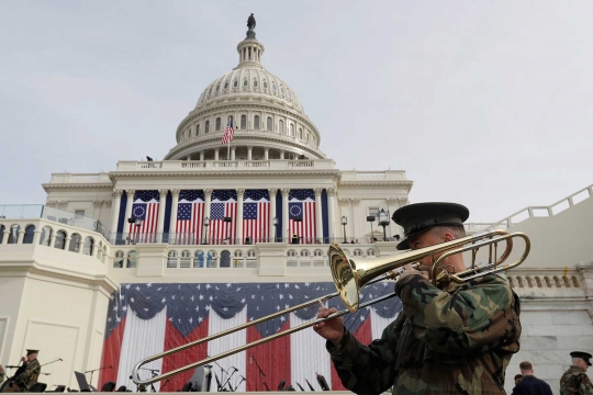 Intip persiapan & gladi resik jelang pelantikan Trump di U.S Capitol