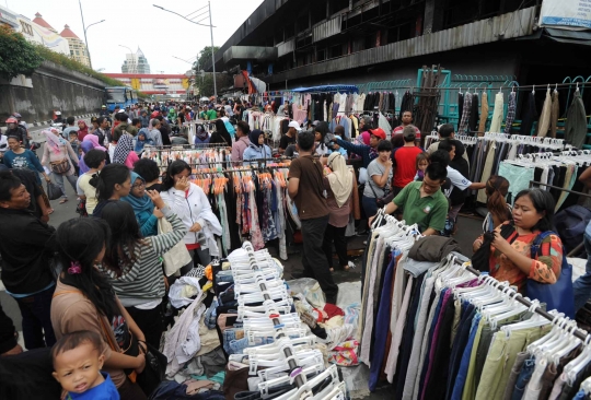 Pascakebakaran hebat, pedagang Pasar Senen mulai jualan lagi