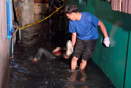 Mayat pecandu narkoba ditemukan di tengah banjir Filipina