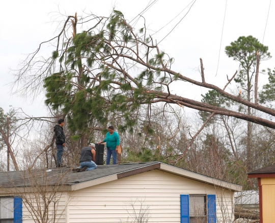 Dahsyatnya terjangan tornado luluh-lantakkan Georgia, 18 tewas