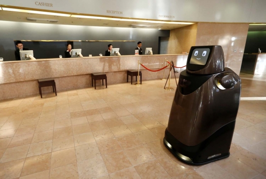 Canggih, hotel ini jadikan robot sebagai pelayan