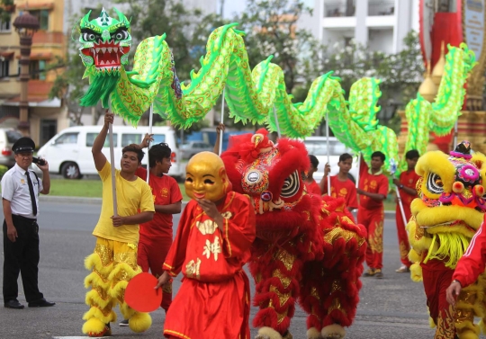 Kemeriahan festival barongsai sambut Imlek di Kamboja