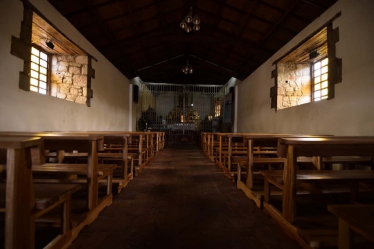 Mengunjungi gereja Katolik tertua di Ekuador