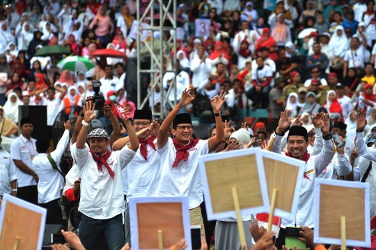 Semarak kampanye akbar Anies-Sandi bersama PKS