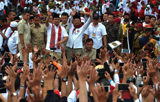 Hadiri kampanye akbar Anies-Sandi, Prabowo kobar semangat pendukung