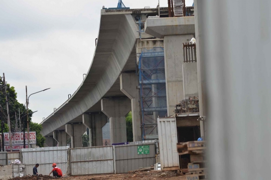 Memantau pembangunan jalur layang MRT di Jalan Fatmawati