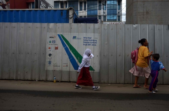 Memantau pembangunan jalur layang MRT di Jalan Fatmawati