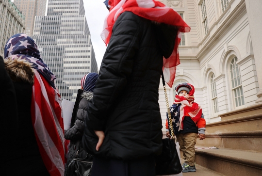 Hari Hijab Sedunia, puluhan wanita New York berkerudung bendera AS