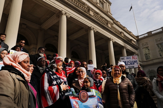 Hari Hijab Sedunia, puluhan wanita New York berkerudung bendera AS