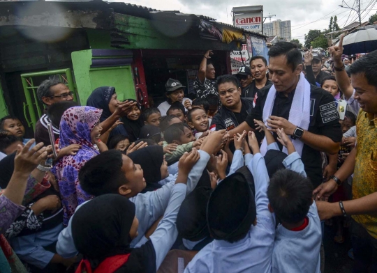 Antusiasme warga sambut kampanye Agus Yudhoyono di Cidodol