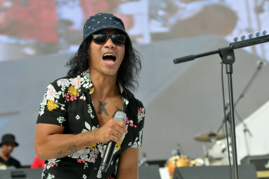 Aksi Slank dan artis pendukung Ahok-Djarot gebrak 'Konser Gue 2'