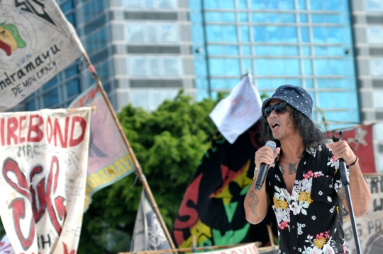 Aksi Slank dan artis pendukung Ahok-Djarot gebrak 'Konser Gue 2'