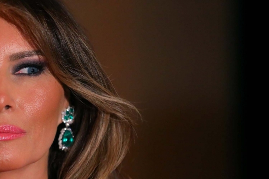 Pesona Melania Trump bergaun 'Hot Pink' di Red Cross Gala