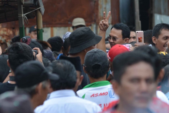 Kampanye ke Kampung Pengarengan, Ahok dengarkan keluhan wong cilik